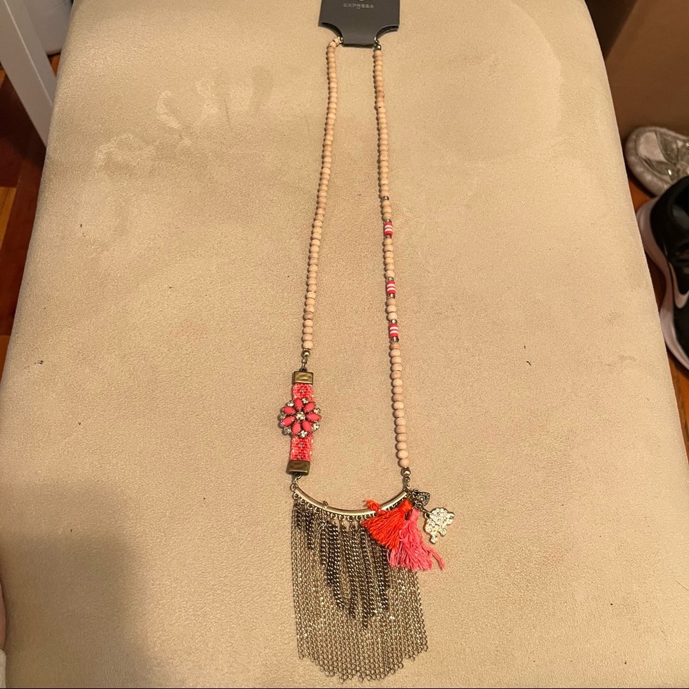Express necklace